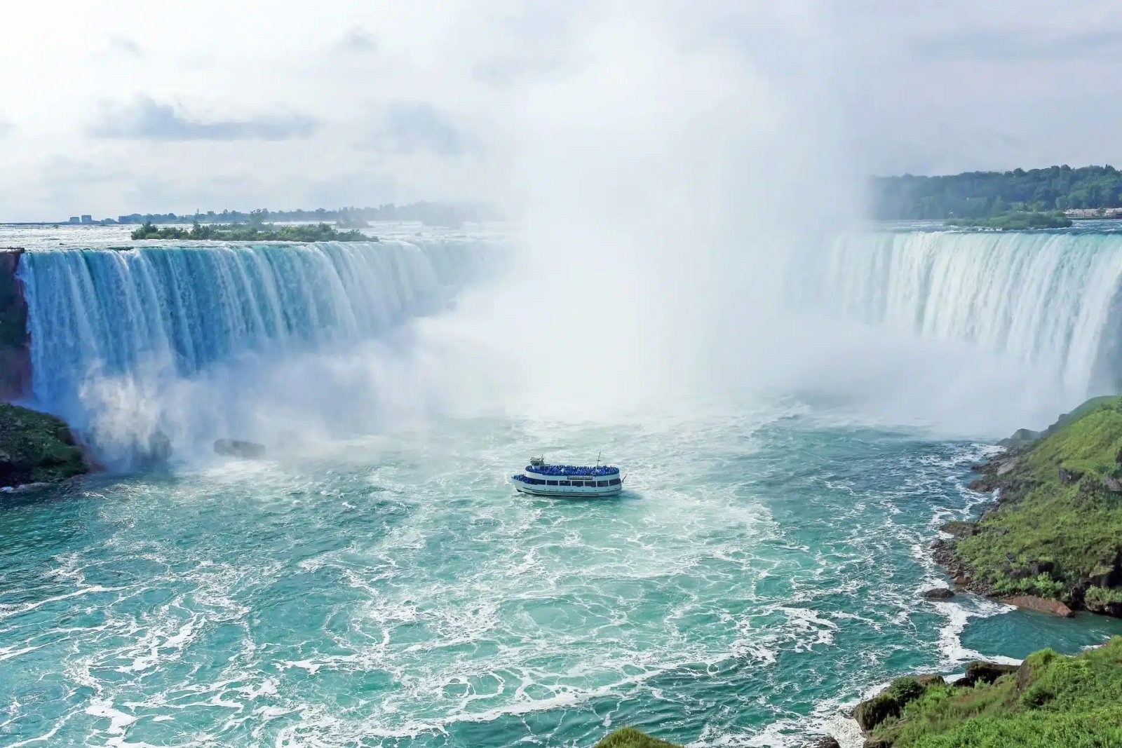 niagara falls boat tour ()